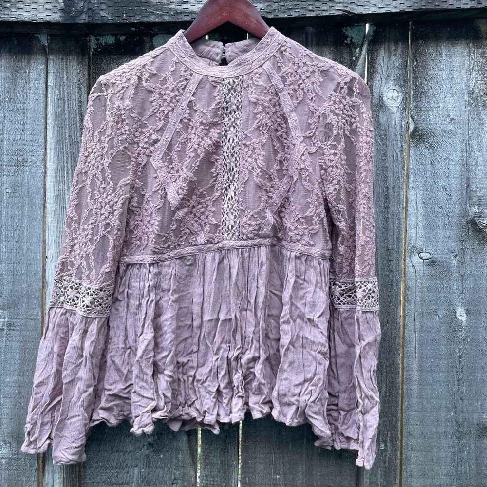 Dusty pink lace AEO blouse
